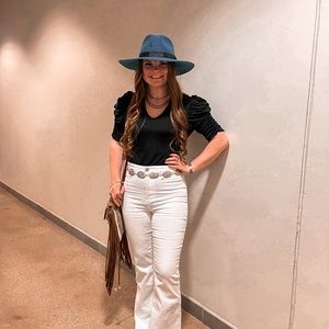 Meet your Posher, Ashlyn